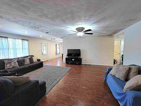 1643 Simmons Lane Fairmont WV 26554