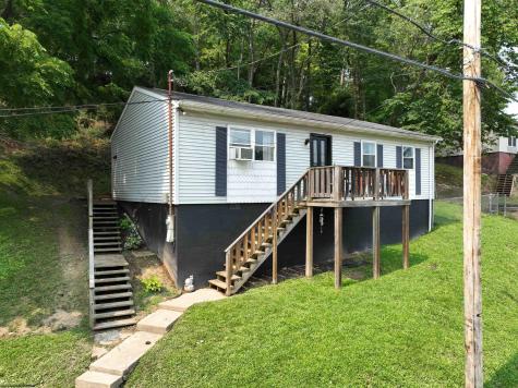 815 Laurel Drive Mannington WV 26582