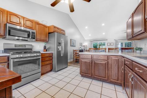 436 December Lane Morgantown WV 26508