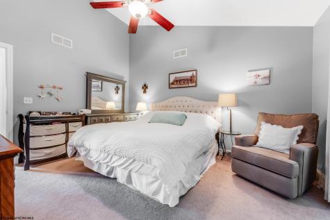 436 December Lane Morgantown WV 26508