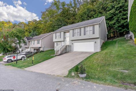 436 December Lane Morgantown WV 26508
