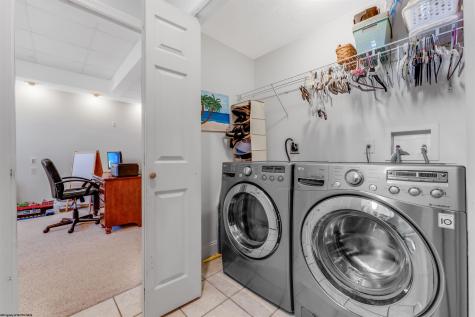 436 December Lane Morgantown WV 26508