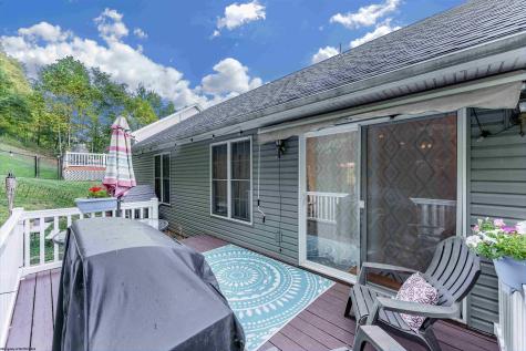 436 December Lane Morgantown WV 26508