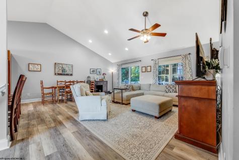 436 December Lane Morgantown WV 26508