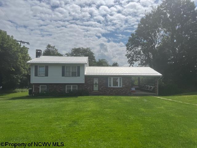 52 Howesville Drive Tunnelton WV 26444
