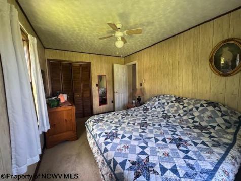 52 Howesville Drive Tunnelton WV 26444