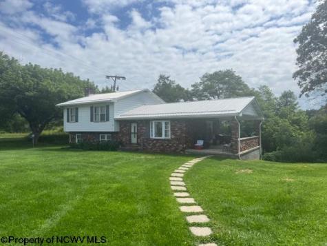 52 Howesville Drive Tunnelton WV 26444