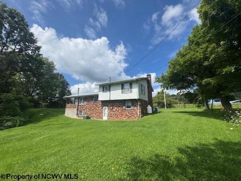 52 Howesville Drive Tunnelton WV 26444