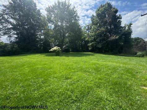 52 Howesville Drive Tunnelton WV 26444