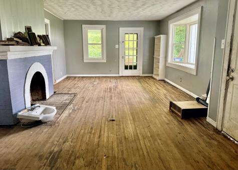 1225 Greenbrier Road Fairmont WV 26554