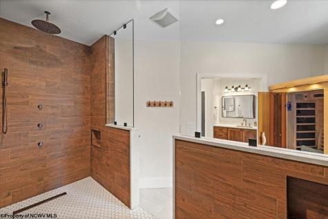 2009 Ices Ferry Drive Morgantown WV 26508