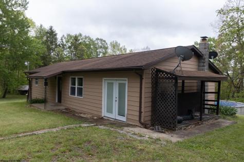 150 Turkey Foot Hill Drive Clarksburg WV 26301