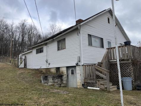 37 Trenton Street Farmington WV 26571