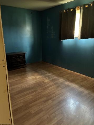 37 Trenton Street Farmington WV 26571