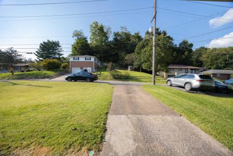 209 Paula Boulevard Clarksburg WV 26301