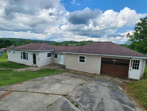 254 Centerville Road Rock Cave WV 26234