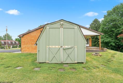15 Citadel Road Morgantown WV 26508