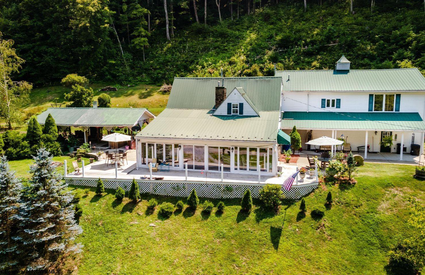 489 Slab Camp Road Independence WV 26374