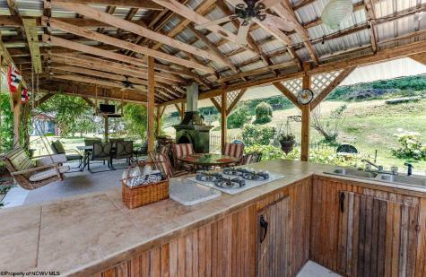 489 Slab Camp Road Independence WV 26374