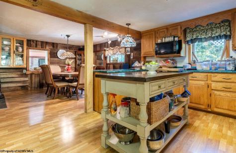 489 Slab Camp Road Independence WV 26374