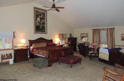 489 Slab Camp Road Independence WV 26374