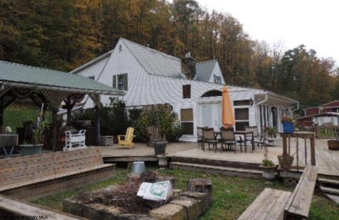 489 Slab Camp Road Independence WV 26374