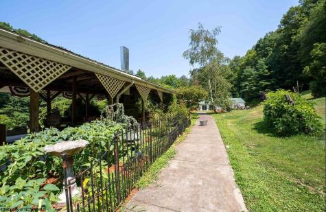 489 Slab Camp Road Independence WV 26374
