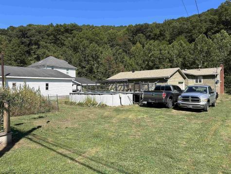 507 Pyles Avenue Mannington WV 26582