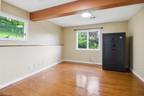 4699 Shadyside Lane Morgantown WV 26508
