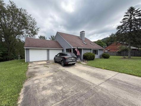 220 Red Oak Lane Elkins WV 26241