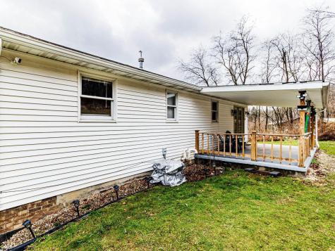 210 Rosedale Hill Road Maidsville WV 26541