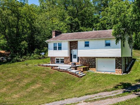 210 Rosedale Hill Road Maidsville WV 26541