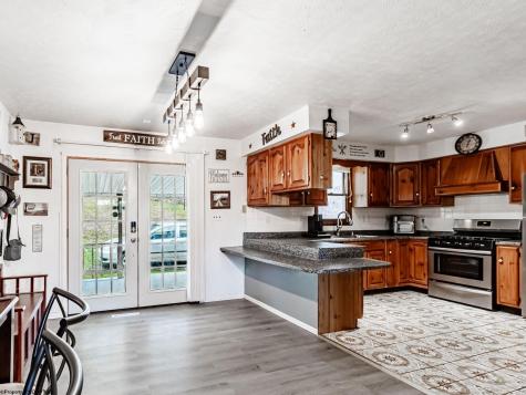 210 Rosedale Hill Road Maidsville WV 26541
