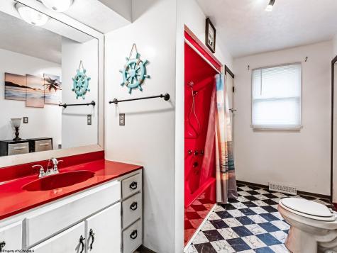 210 Rosedale Hill Road Maidsville WV 26541