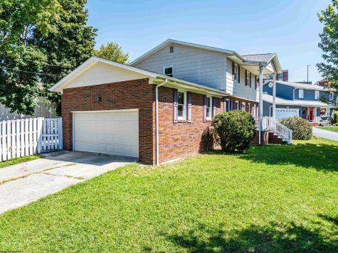 913 Briarwood Court Morgantown WV 26505