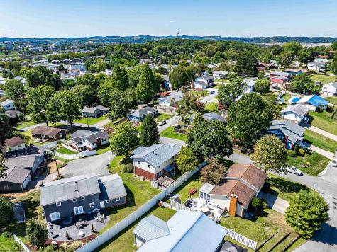 913 Briarwood Court Morgantown WV 26505