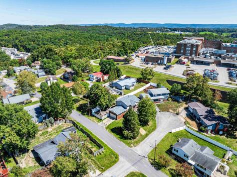 913 Briarwood Court Morgantown WV 26505