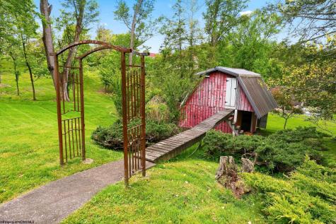 1188 Sands Drive Fairmont WV 26554