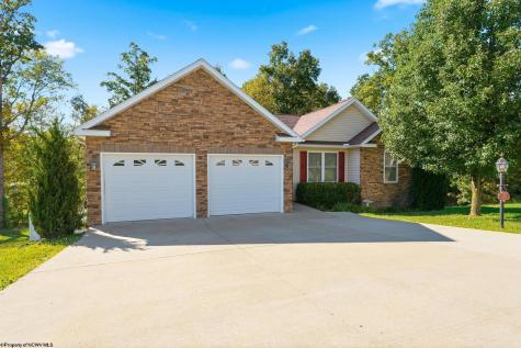 425 Oakmont Court Maidsville WV 26541