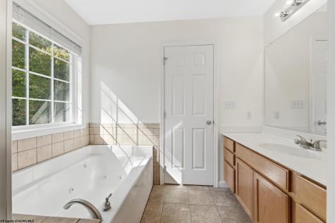 425 Oakmont Court Maidsville WV 26541