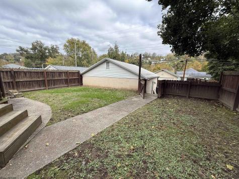 211 Mcgraw Avenue Grafton WV 24701