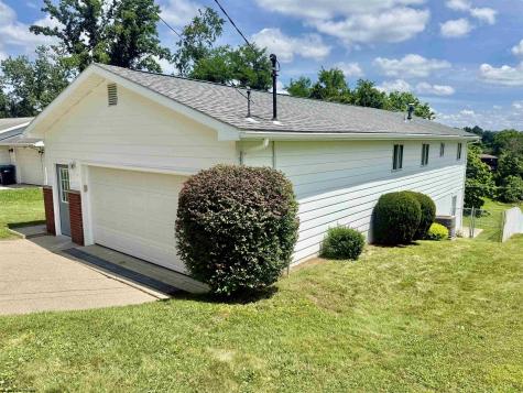 1814 Lafayette Circle Fairmont WV 26554