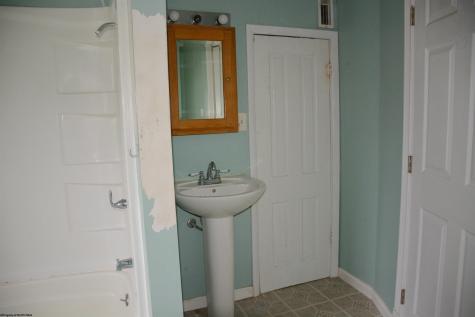 68 Terrace Avenue Salem WV 26426
