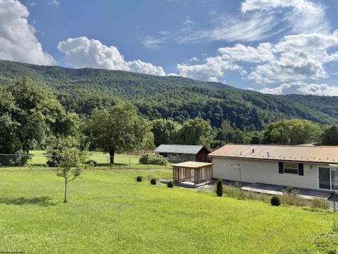 44 Fifth Street Hendricks WV 26271