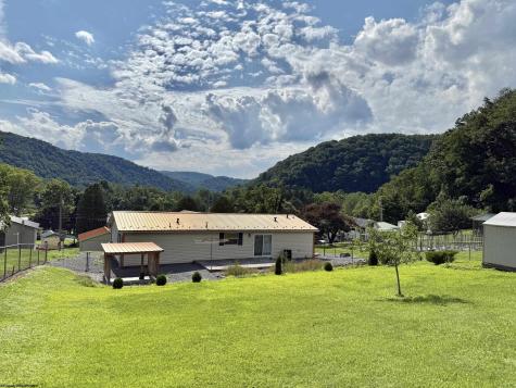 44 Fifth Street Hendricks WV 26271