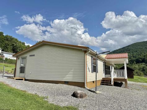 44 Fifth Street Hendricks WV 26271