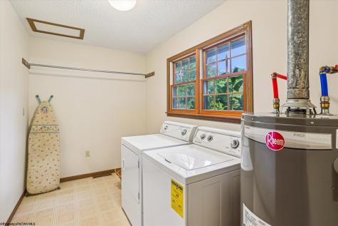 28 Crestview Drive Hambleton WV 26269