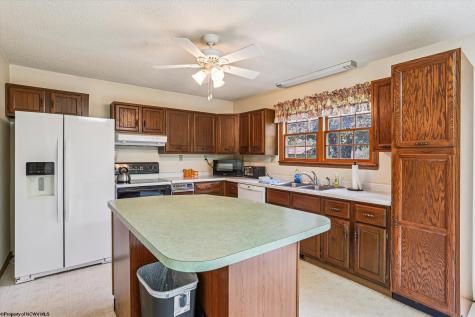 28 Crestview Drive Hambleton WV 26269