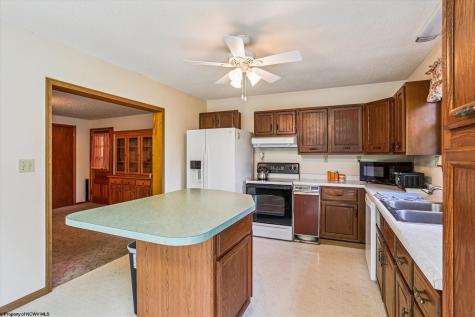 28 Crestview Drive Hambleton WV 26269