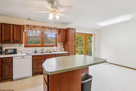 28 Crestview Drive Hambleton WV 26269